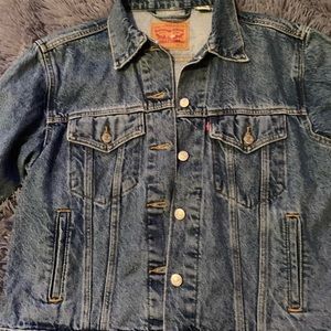 Women’s Levi’s ex  boyfriend trucker jacket